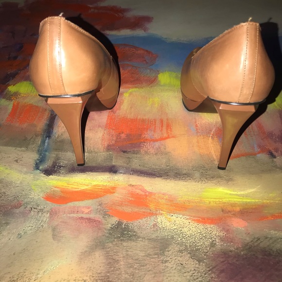Audrey Brooke | Leather Pointed Toe Pumps - Picture 3 of 7